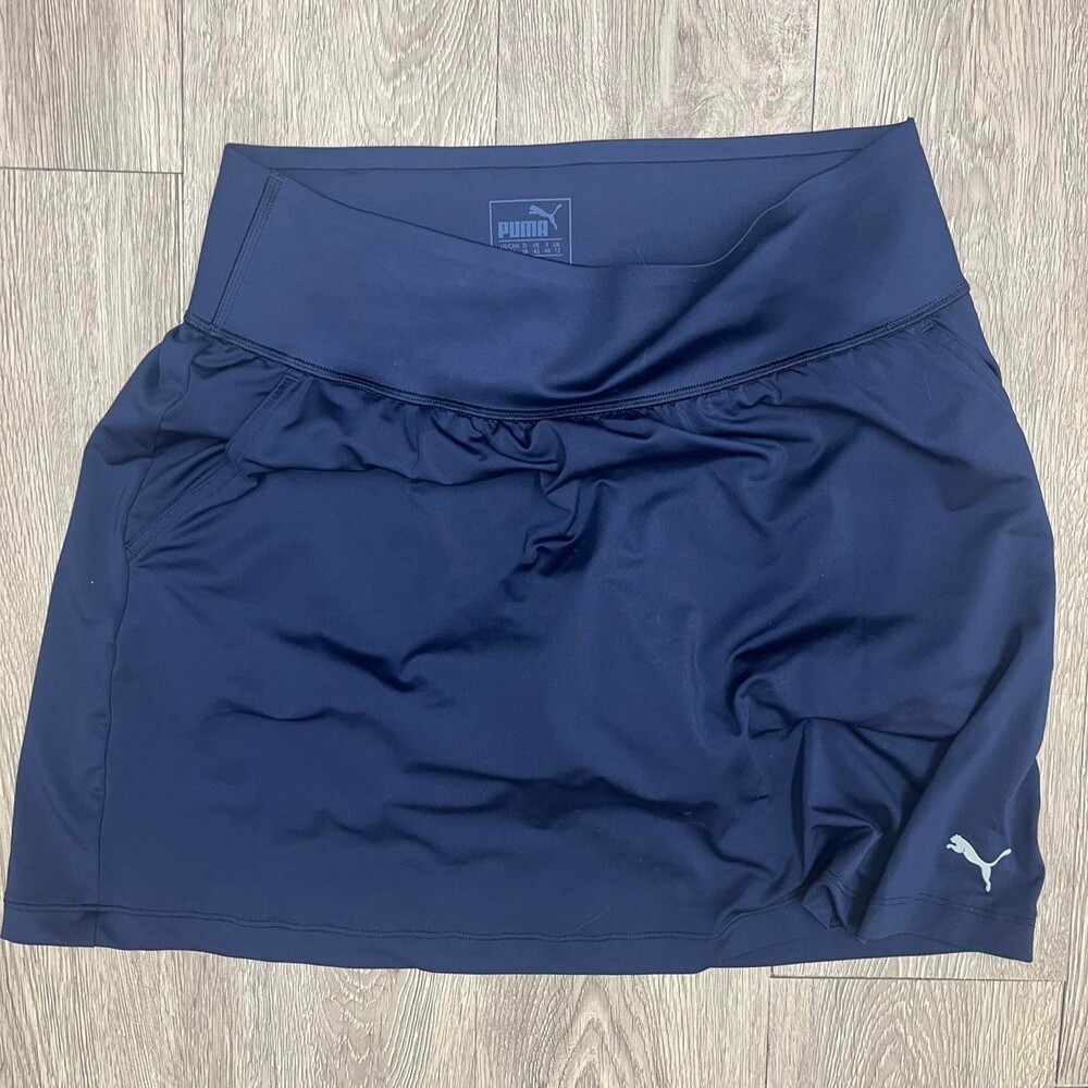 Puma navy blue tennis skirt in medium spandex material women’s
